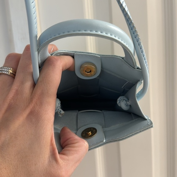 NEW WITH TAGS blue Woven Small Mini Crossbody Purse - Picture 4 of 4